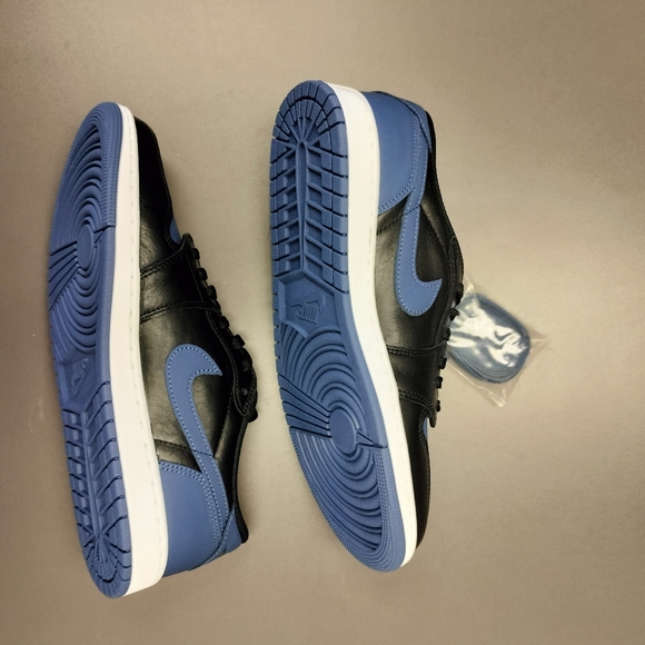 Jordan 1 Retro Low OG Mystic Navy - Picture 3 of 7